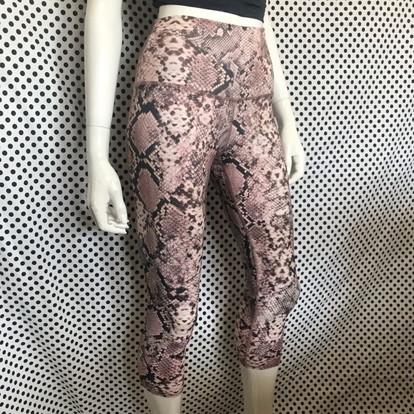 Evolution + Creation Extremely Realistic Python Capris Leggings/ Tights Sz Small - Picture 6 of 15